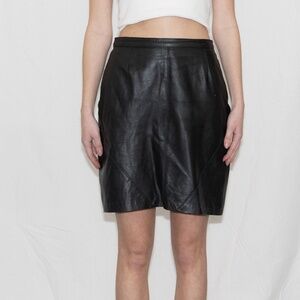 Vintage 80s black leather mini skirt size 11.5 comint
